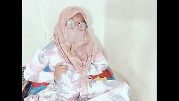 Tante Seksi Indonesia Lagi Viral Colmek Pake Botol, Bikin Makin Panas Dan Basah.