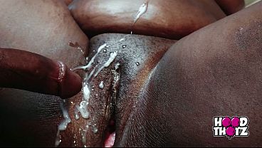Dua Kontol Besar Ngehajar Bokap Tiri Afrika Gemuk Montok