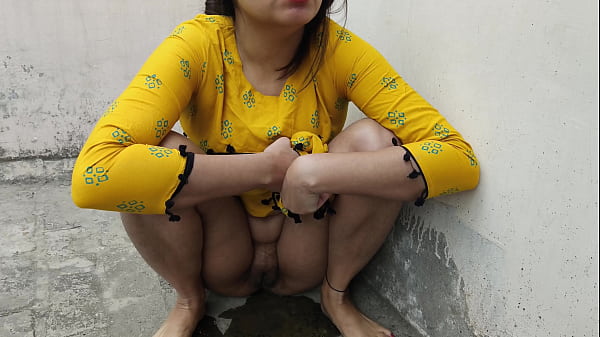 Ngentot Di Luar Sambil Pipis, Gaji Gede Gue Kasih Semua, Video Xxx Hindi Kotor Hd.