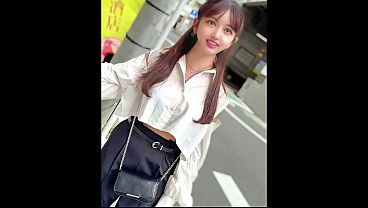 Majalah Model Setengah Filipina Setengah Jepang Umur 18, Goyangin Bokong Panas Di Depan Kamera.