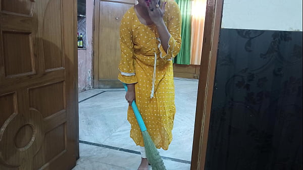 Bikinan Desi Arab, Pembantu Malu-malu Tapi Toket Gede, Ngewe Majikan Sambil Ngomongin Hindi, Seru Banget