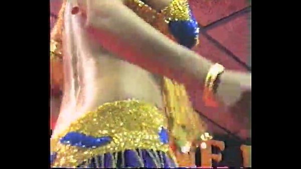 Cewek India Goyang Hot Di Atas Panggung, Bikin Ngiler Semua Mata