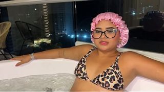 Madrastra Jalang Mandi Telanjang Bareng Anak Tiri Di Jacuzzi, Minta Digenjot Pas Bapak Lagi Keluar