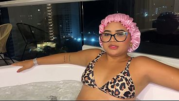 Madrastra Jalang Mandi Telanjang Bareng Anak Tiri Di Jacuzzi, Minta Digenjot Pas Bapak Lagi Keluar