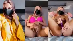 Daster Kuning Colmek Sampe Banjir, Nih Bibir Makin Basah.