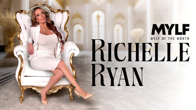 Rayakan Legenda Montok Seksi Richelle Ryan, Bikin Muncrat!