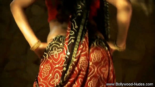 Penari India Berkulit Sawo Matang Bergoyang Mesra Bikin Darah Mendidih