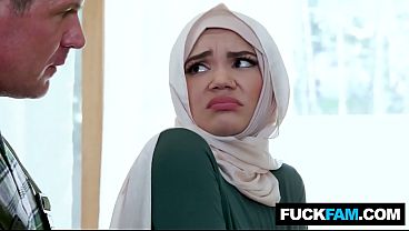 Ngentot Pertama Si Hijabi Imut Sama Tukang Ledeng Bejat Naudi Nala, Jason Sarcinelli Bikin Crot Habis-habisan