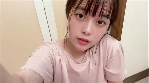 Ibu Lagi Tidur, Pas Mau Mandi, Badan Bau Keringat Langsung Colmek Sambil Mainin Memek.