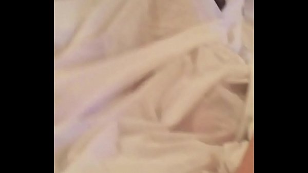 Cewek Lagi Siapin Lubang Belakang Buat Dicolok