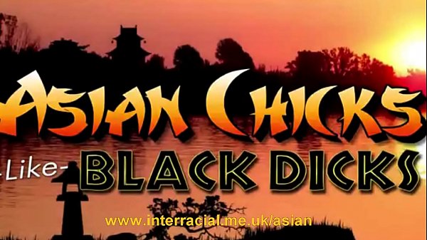 Cewek Asia Dicolek Kontol Bule, Makin Digoyang Makin Nganga