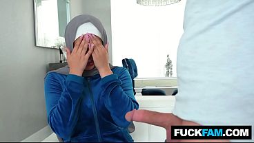 Tetangga Hijab Kena Kejutan Kontol Besar Dari Sophia Leone, Nicky Rebel