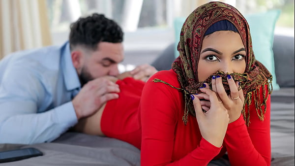 Kakak Tiri Yang Akan Ngajarin Adik Tiri Berhijab Beberapa Hal Sebelum Nikah, Biar Nggak Kaku Di Ranjang – Hijab Panas.