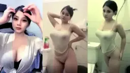 Mandi Sambil Mainin Babyfe, Bikin Basah Semua.