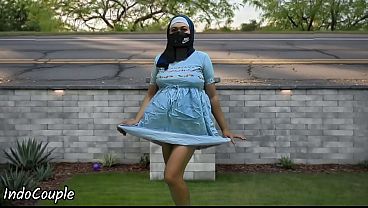 Pelajar Hijab Jogging Di Tempat Umum, Ngasih Blowjob Demi Duit