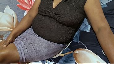 Ngaceng Liat Tante Asia Lagi Liburan, Siap Digoyang