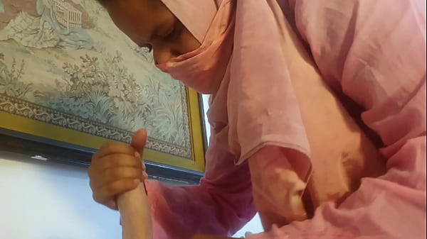 Desi Cewek Lagi Dapet Pijat Beda Suku, Sampe Mulus Basah Keringetan.