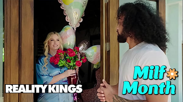 Curvy Jenna Starr Sepi Di Hari Ibu, Sampai James Datang Nge-bell Siap Puasin Semua Nafsunya – Reality Kings