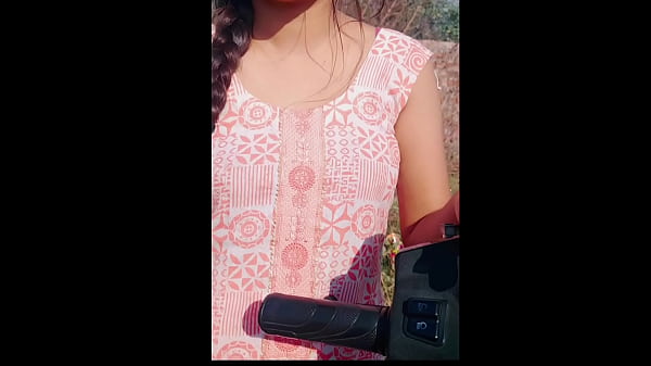 Desi Randi Ko Sadak Se Utha Kar Jhat Se Patak Ke Chod Diya