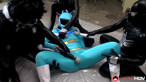 Gadis Jepang Berseragam Biru Luar Angkasa Digilir Mainan Sex Tanpa Sensor.