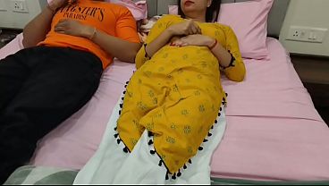 Desi Bhabhi Ke Bathroom Mein Pehli Baar Zor Se Chod Diya
